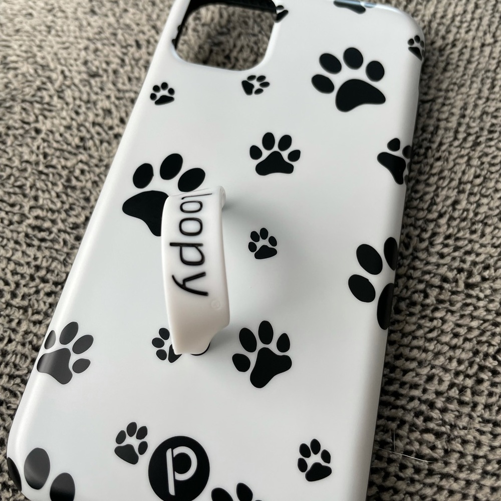 LOOPY CASE- iPhone 11 Pawprints Loopycase